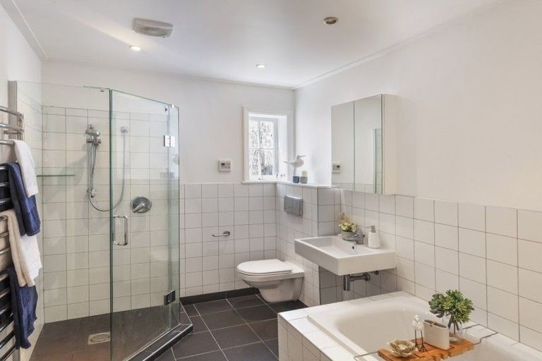 Photo of property in 101 Inglis Street, Seatoun, Wellington, 6022