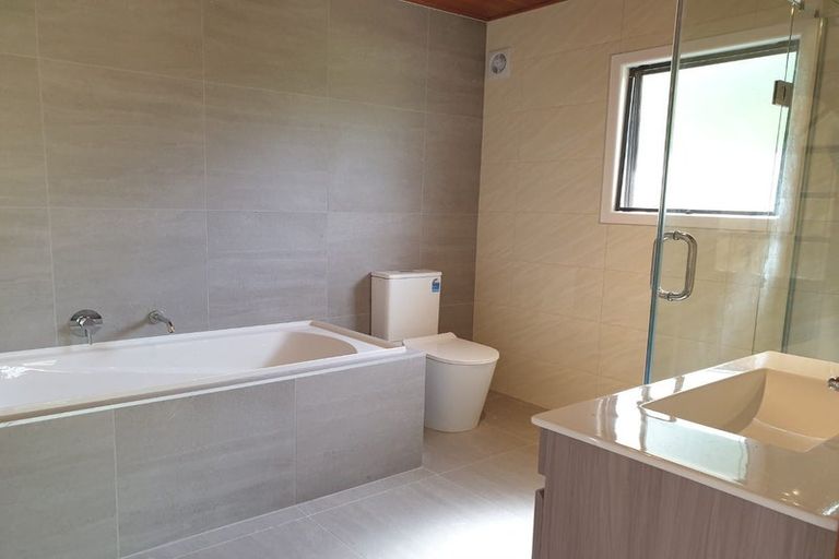 Photo of property in 2045 East Coast Road, Stillwater, Silverdale, 0993