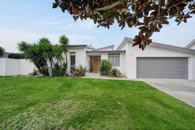 Photo of property in 66 Lamorna Road, Parklands, Christchurch, 8083