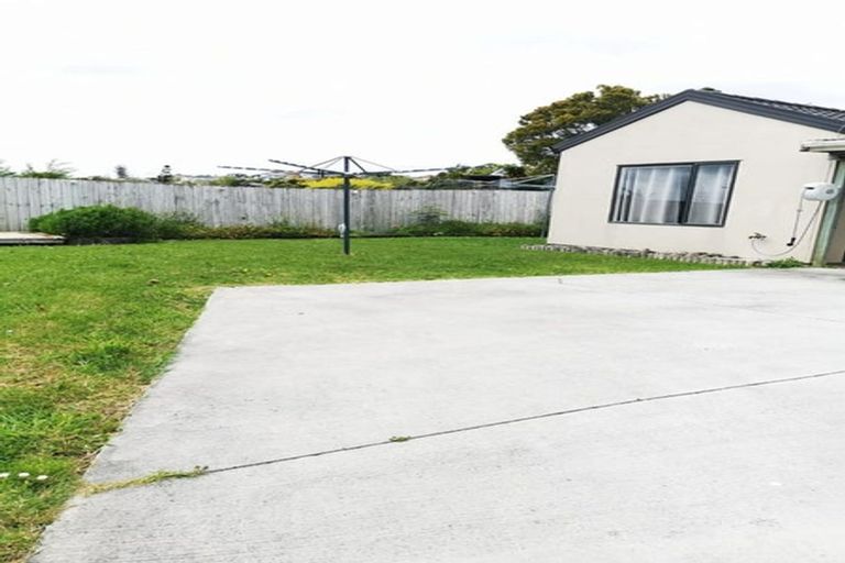 Photo of property in 74 Hetherington Road, Ranui, Auckland, 0612