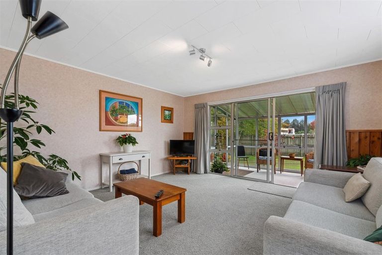 Photo of property in 42 Kahu Street, Utuhina, Rotorua, 3015
