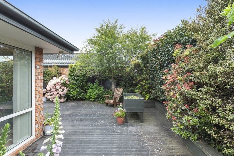 Photo of property in 26 Larch Place, Casebrook, Christchurch, 8051