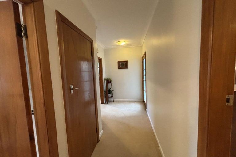 Photo of property in 1 Durie Vale Road, Durie Hill, Whanganui, 4500