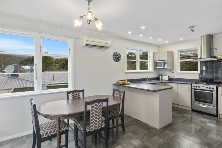 Photo of property in 40 Holborn Drive, Stokes Valley, Lower Hutt, 5019