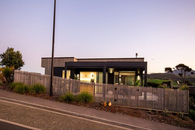 Photo of property in 4 Omahina Street, Raglan, 3225