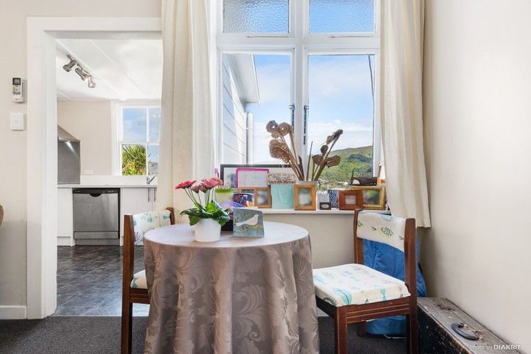 Photo of property in 113 Northland Road, Northland, Wellington, 6012