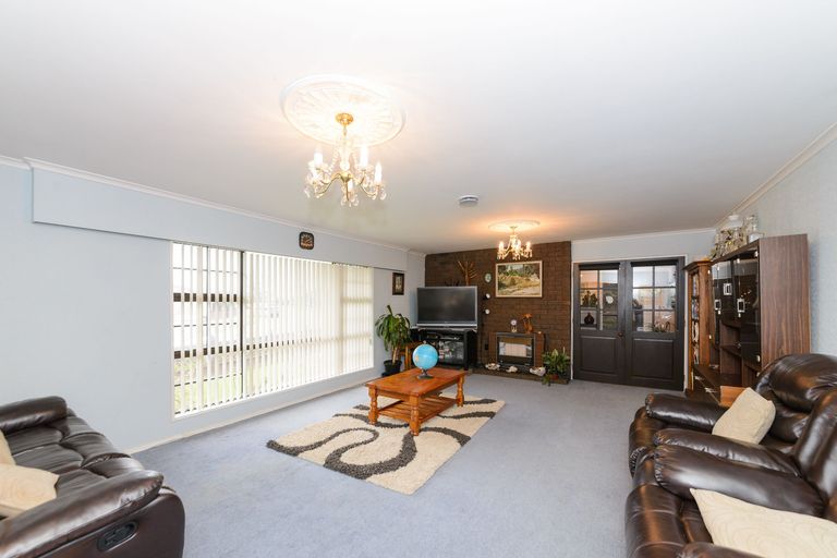 Photo of property in 14 Peter Hall Drive, Kelvin Grove, Palmerston North, 4414