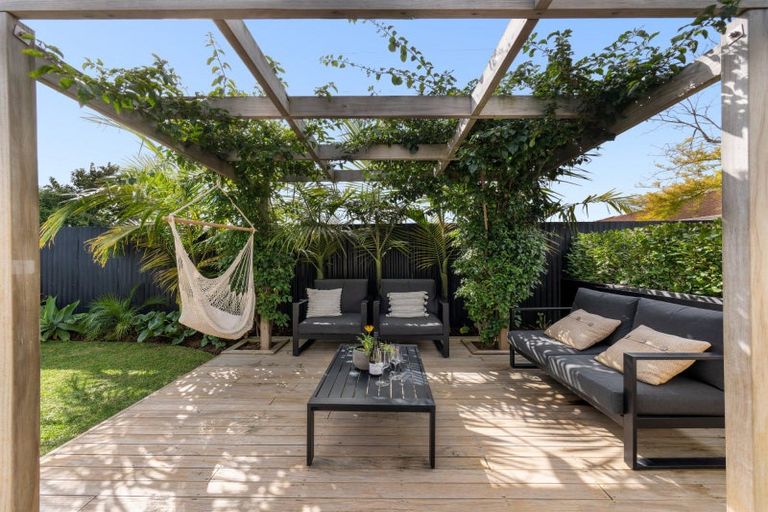 Photo of property in 557 Maunganui Road, Mount Maunganui, 3116