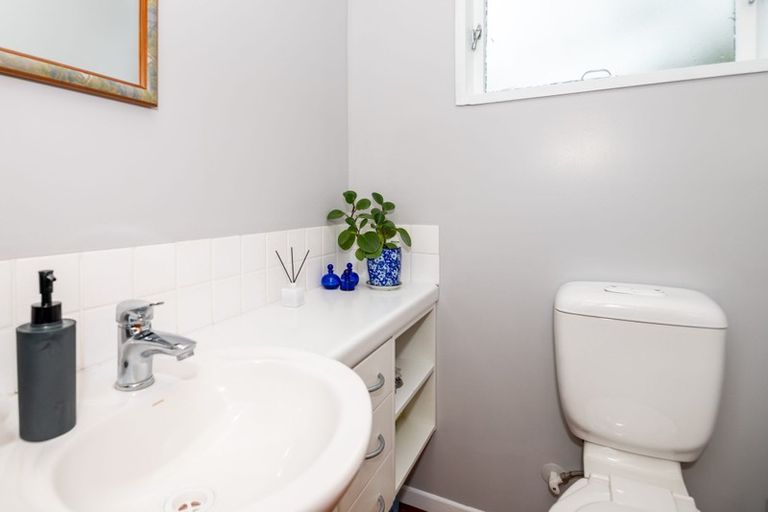 Photo of property in 72 Churton Drive, Churton Park, Wellington, 6037