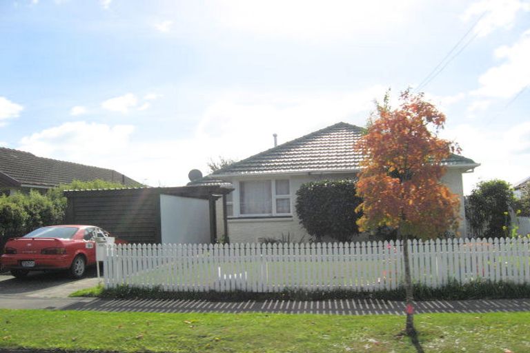 Photo of property in 1/6 Coniston Avenue, Ilam, Christchurch, 8041