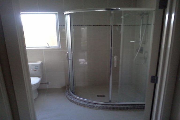 Photo of property in 46 Spinnaker Drive, Te Atatu Peninsula, Auckland, 0610