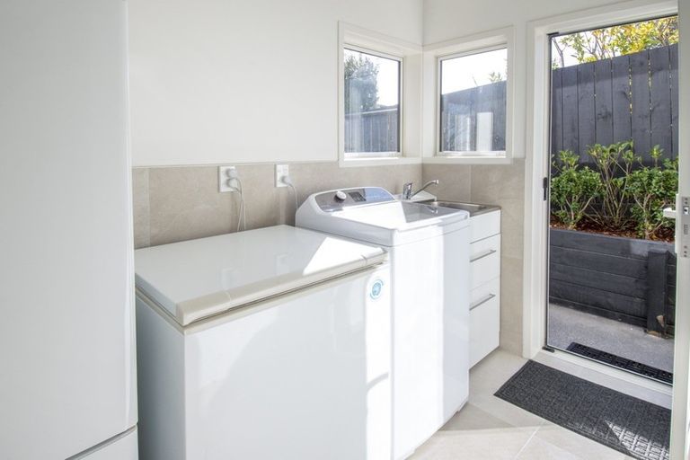 Photo of property in 2/8 Gills Road, Bucklands Beach, Auckland, 2014