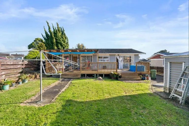 Photo of property in 6 Carbery Place, Manurewa, Auckland, 2102