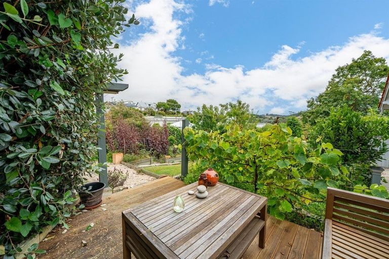 Photo of property in 18 Ure Street, South Hill, Oamaru, 9400