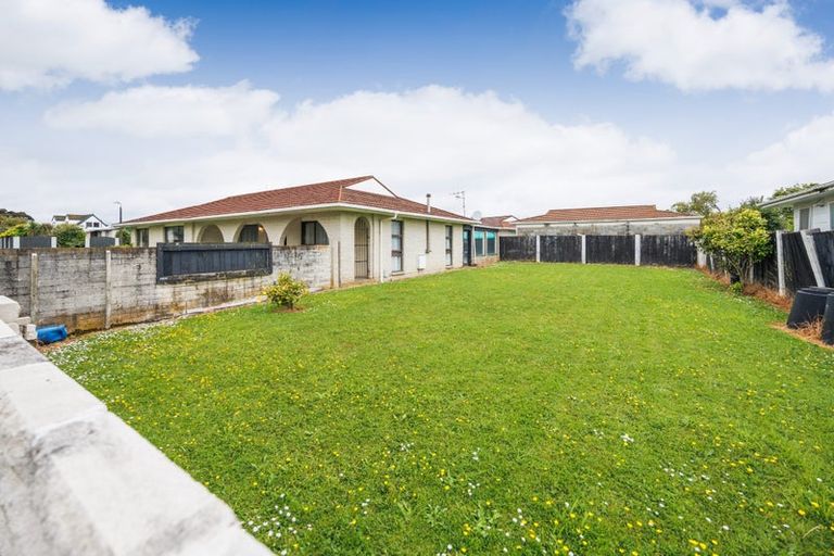 Photo of property in 2 Hillcrest Drive, Kelvin Grove, Palmerston North, 4414