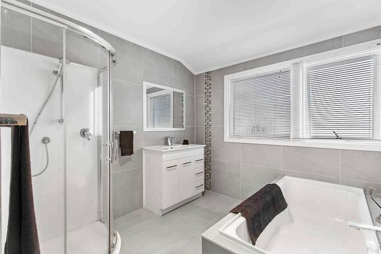 Photo of property in 9 Halcyon Place, Papatoetoe, Auckland, 2025