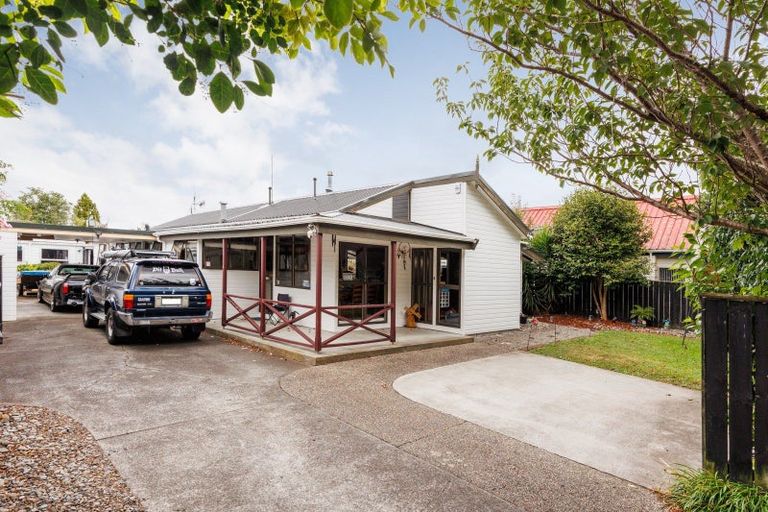Photo of property in 182 Amberley Avenue, Highbury, Palmerston North, 4412
