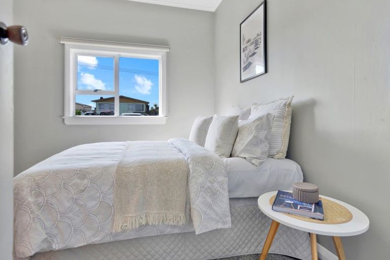 Photo of property in 2 Morgan Street, Castlecliff, Whanganui, 4501