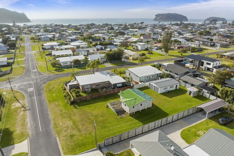Photo of property in 207 Tamaki Road, Whangamata, 3620