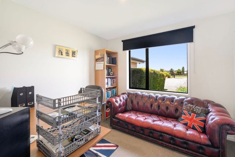 Photo of property in 24 Whitcombe Place, Darfield, 7571