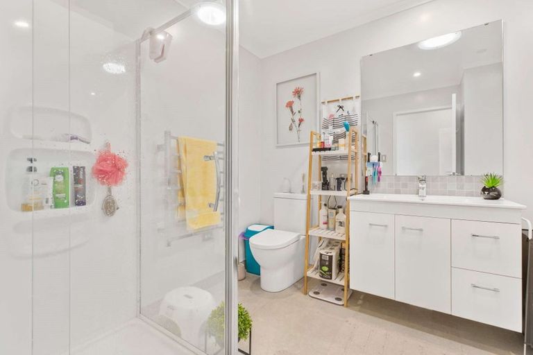 Photo of property in 11 Spotted Dove Road, Hobsonville, Auckland, 0616