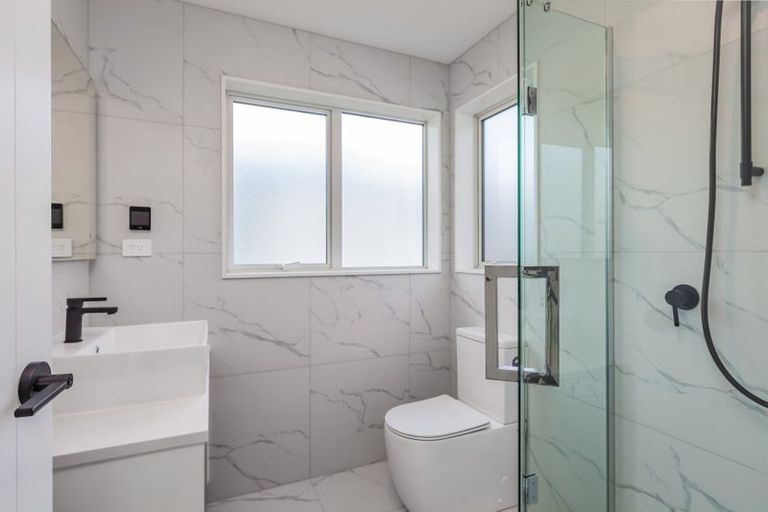 Photo of property in 3b Tui Street, Belmont, Auckland, 0622