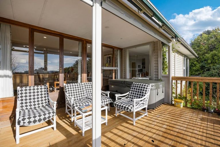 Photo of property in 1135 Scenic Drive North, Swanson, Auckland, 0816