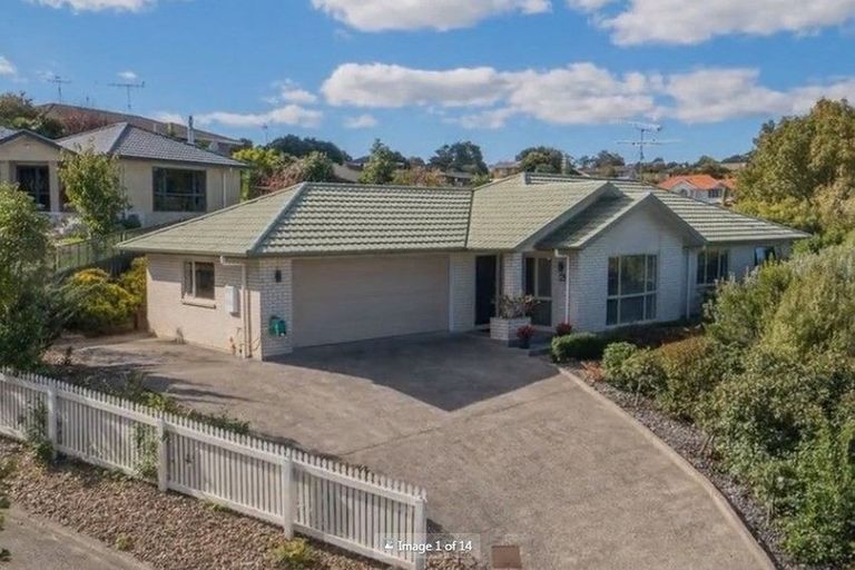 Photo of property in 21 Chieftain Rise, Goodwood Heights, Auckland, 2105