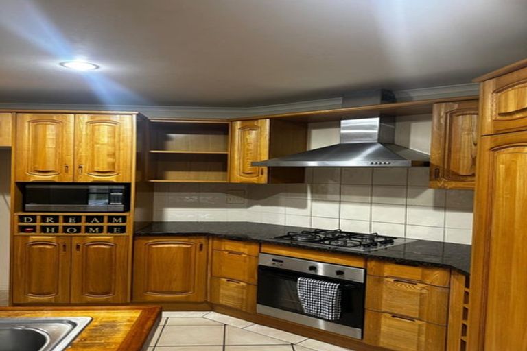 Photo of property in 49 Lilybank Crescent, East Tamaki, Auckland, 2013