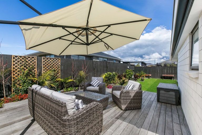 Photo of property in 24 Harding Drive, Papamoa Beach, Papamoa, 3118