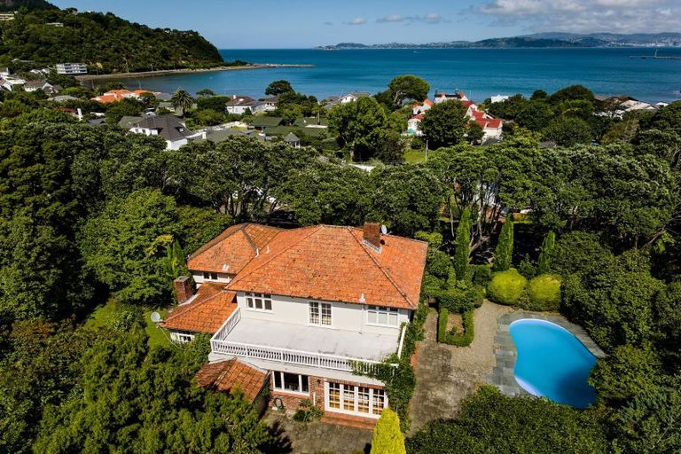 Photo of property in 2 Dillon Street, Lowry Bay, Lower Hutt, 5013