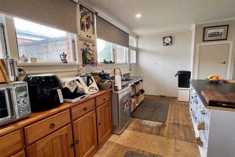 Photo of property in 65 Orawia Road, Tuatapere, 9620