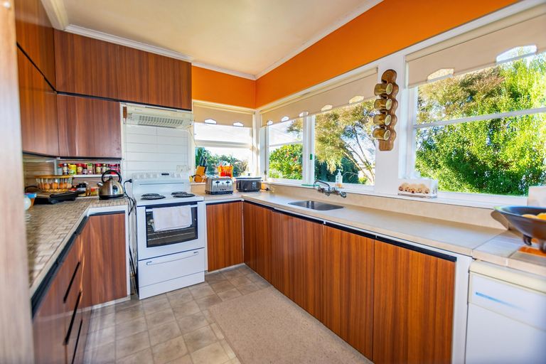 Photo of property in 5 Braebank Lane, Te Atatu South, Auckland, 0610
