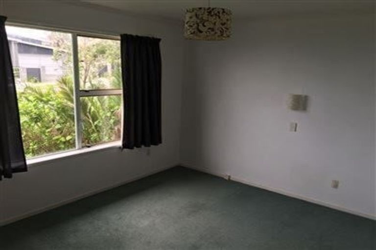Photo of property in 1/47 Braemar Road, Rothesay Bay, Auckland, 0630