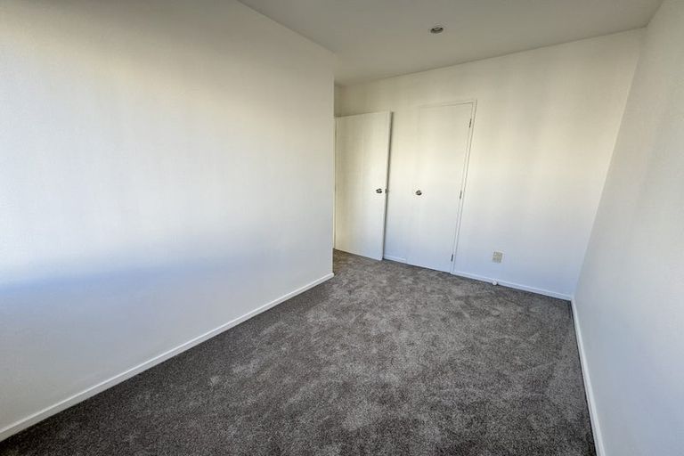 Photo of property in Lynn Park Terrace, 26/12 Ambrico Place, New Lynn, Auckland, 0600