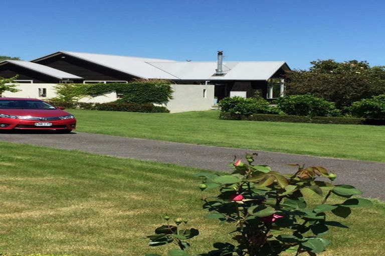 Photo of property in 52 Tarahunga Road, Levin, 5571