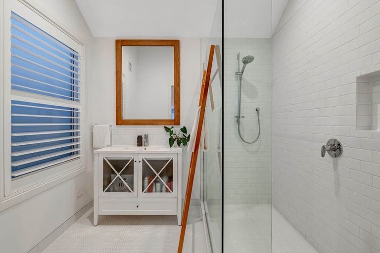 Photo of property in 6 Parkview Drive, Gulf Harbour, Whangaparaoa, 0930