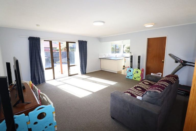 Photo of property in 6a Flinders Place, Johnsonville, Wellington, 6037