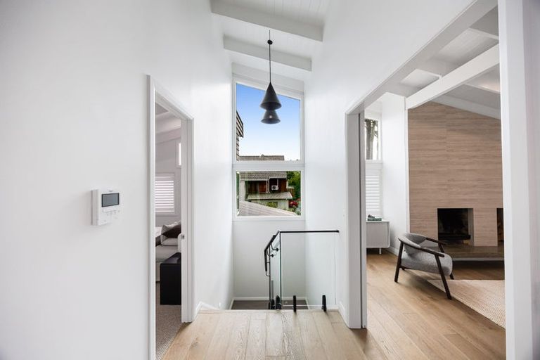 Photo of property in 47 Masterton Road, Rothesay Bay, Auckland, 0630