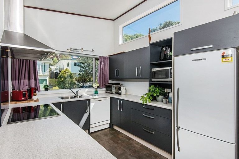 Photo of property in 8 John Sims Drive, Broadmeadows, Wellington, 6035