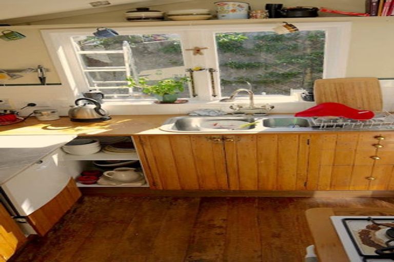 Photo of property in 44 Rolleston Street, Mount Cook, Wellington, 6021