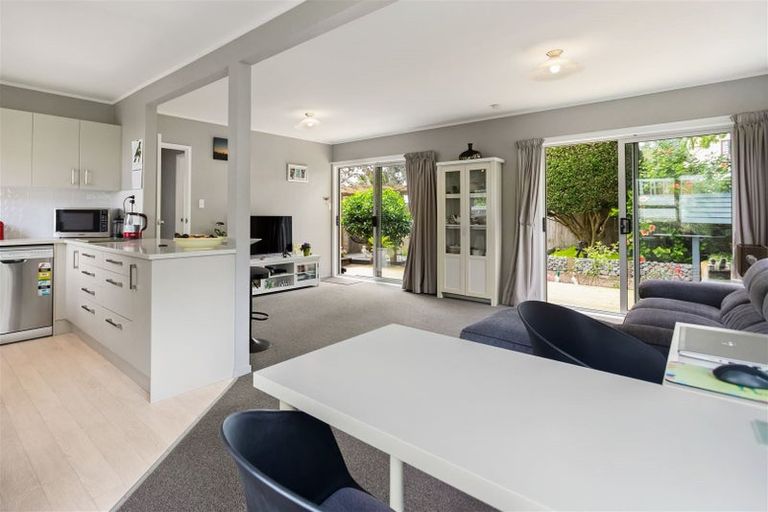 Photo of property in 1/33 Halberg Street, Glenfield, Auckland, 0629