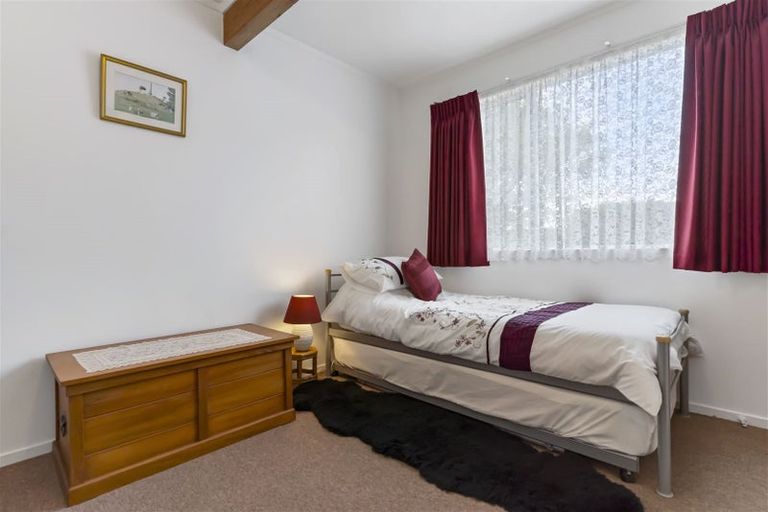 Photo of property in 42 Juniper Road, Sunnynook, Auckland, 0620