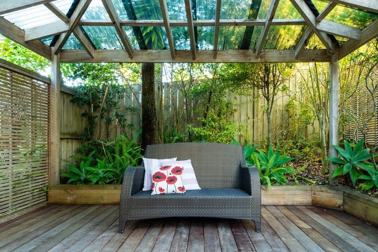 Photo of property in 2/93 Kowhai Road, Mairangi Bay, Auckland, 0630