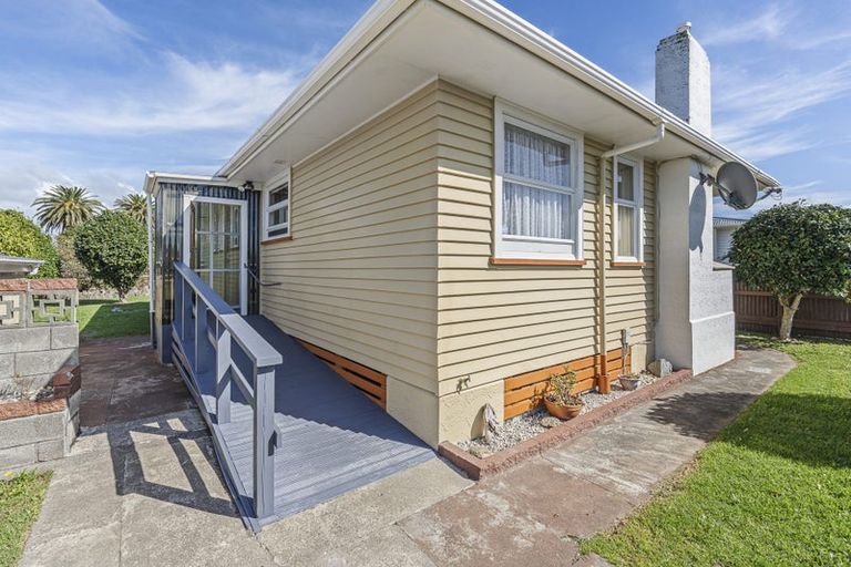 Photo of property in 19 Hume Street, Waitara, 4320