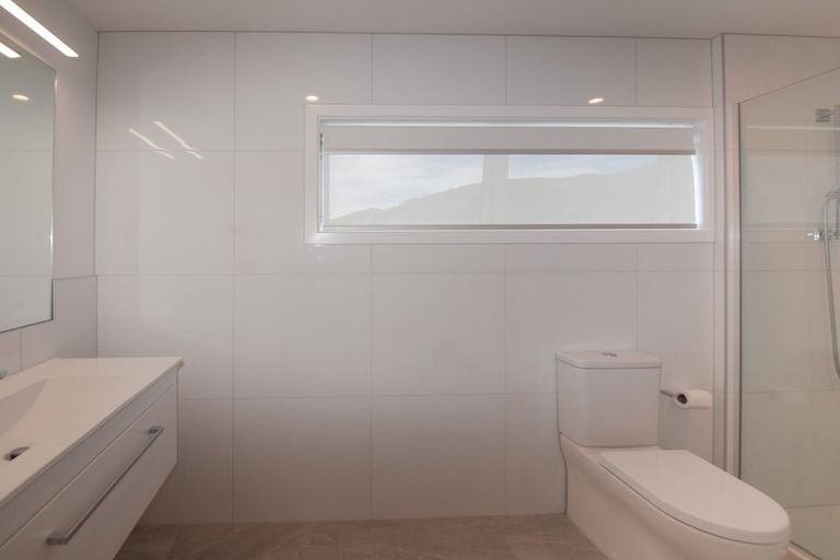 Photo of property in 5 Farnworth Terrace, Churton Park, Wellington, 6037