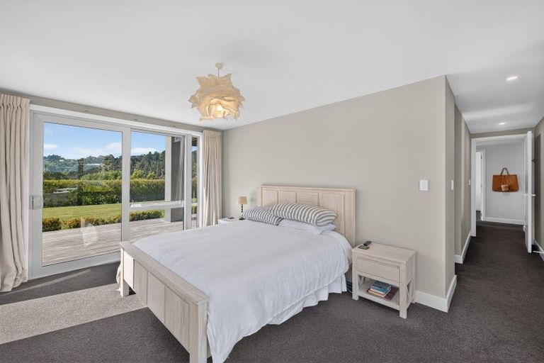 Photo of property in 11 Kaioruru Lane, Charteris Bay, Lyttelton, 8971