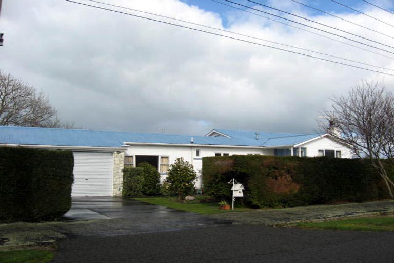 Photo of property in 13 Wyndham Street, Carterton, 5713