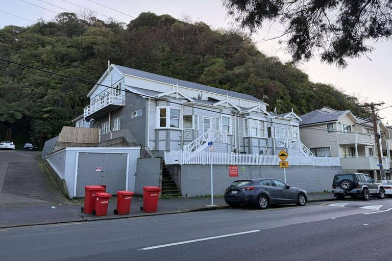 Photo of property in 142 Aro Street, Aro Valley, Wellington, 6021