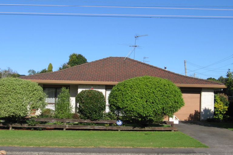 Photo of property in 2/21 Old Wairoa Road, Papakura, 2110